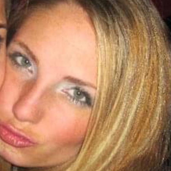 “You catch more bees with honey than with Vinegar” - Picture 5 of 12